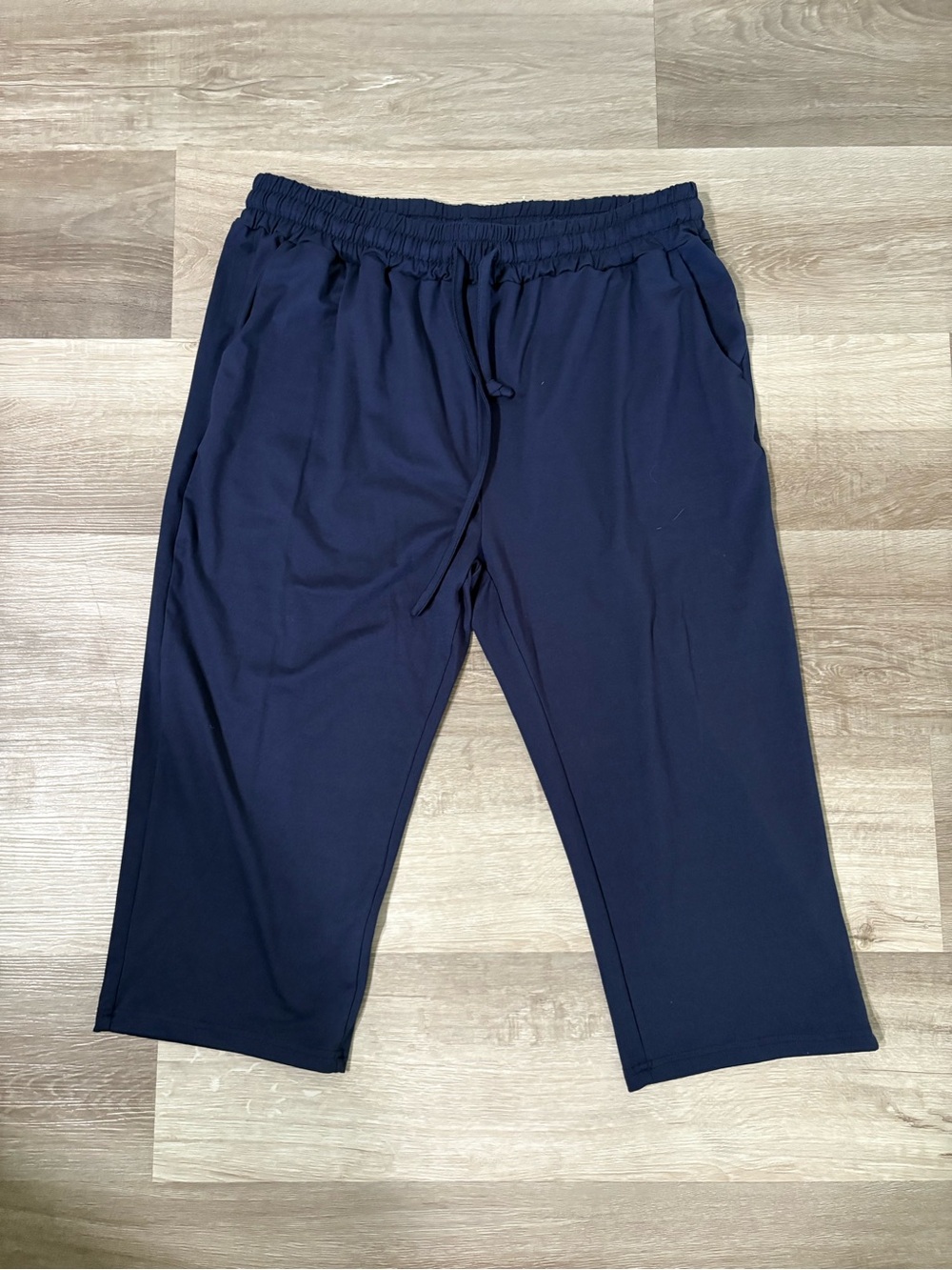 TARSE women’s Navy Drawstring Casual Capri Pants. Size XLarge